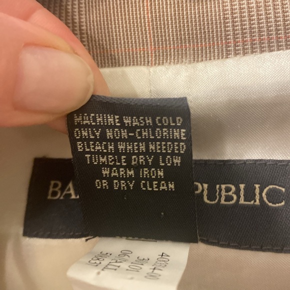 Women’s Banana Republic Tan work/ business Suit size 2 - Picture 10 of 16